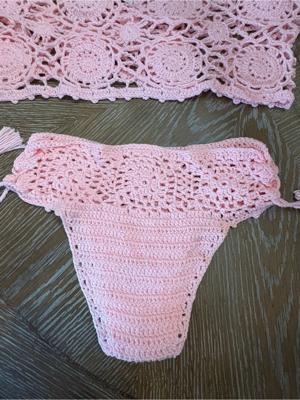 LUCY IN THE SKY Crochet Off Shoulder Two Piece Bikini Set in Pink Size Medium
